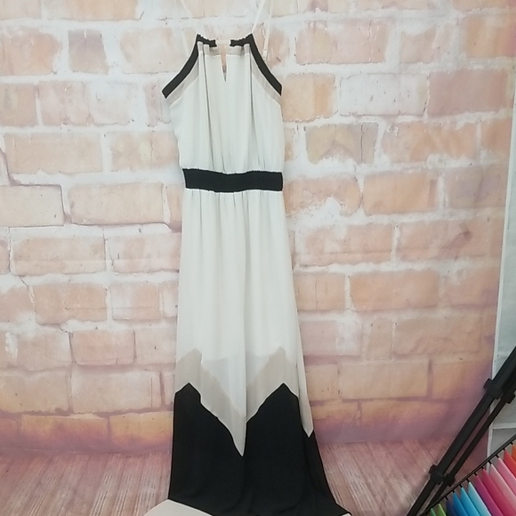 Heart Soul Dresses & Skirts - Heart Soul Size Medium Elegant Black, Tan and White Halter Maxi Dress